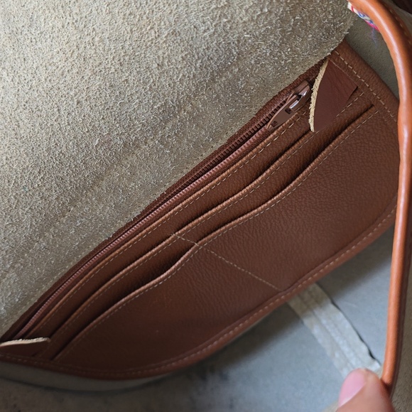 Dooney and Bourke vintage equestrian style bag - Picture 14 of 17